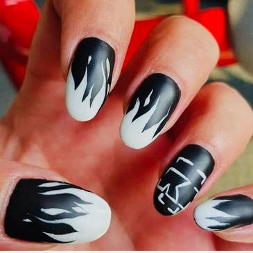 nails